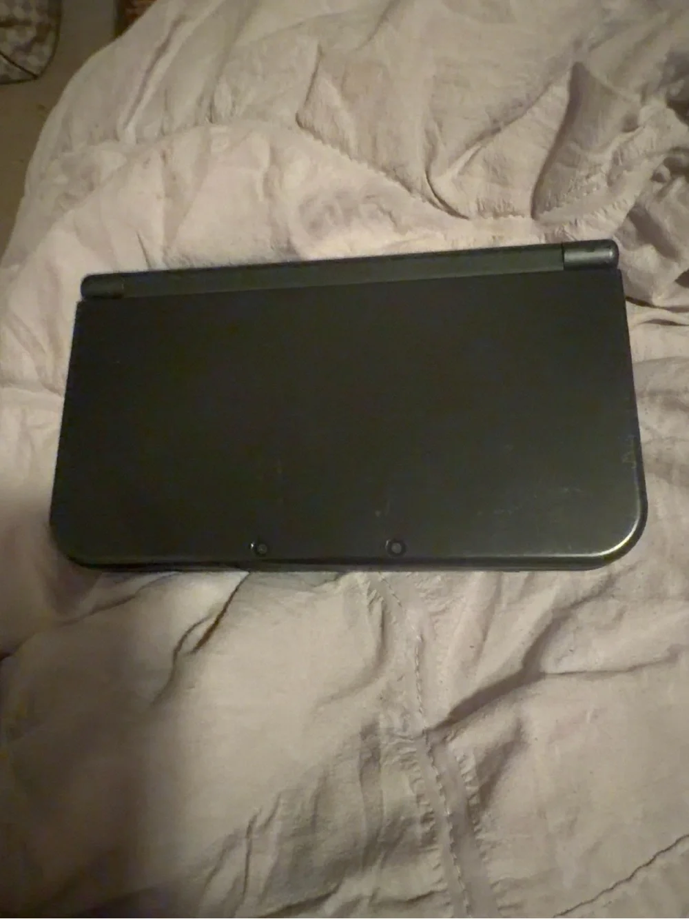 Nintendo New 3DS Handheld Console + Charger + 3 Stylus. GREAT CONDITION!!!!!